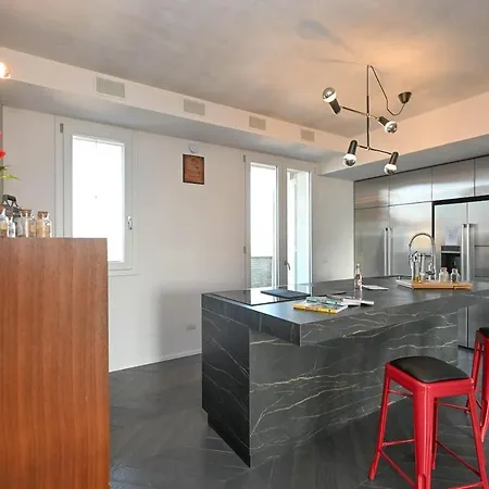 Panoramic Design Penthouse W Cinema Jacuzzi * Modena